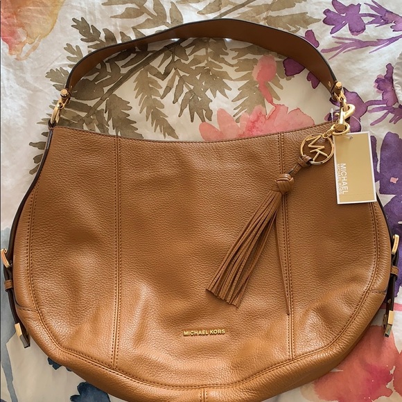 Michael Kors Handbags - NWT Michael Kors Handbag